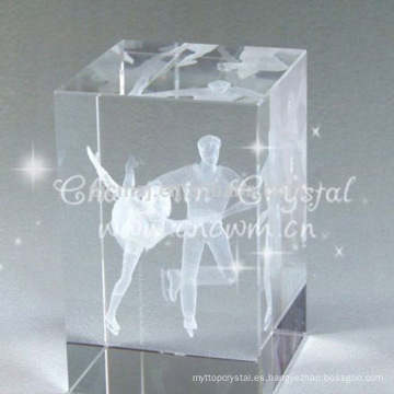 Cubo de cristal con imagen de patinaje artístico
